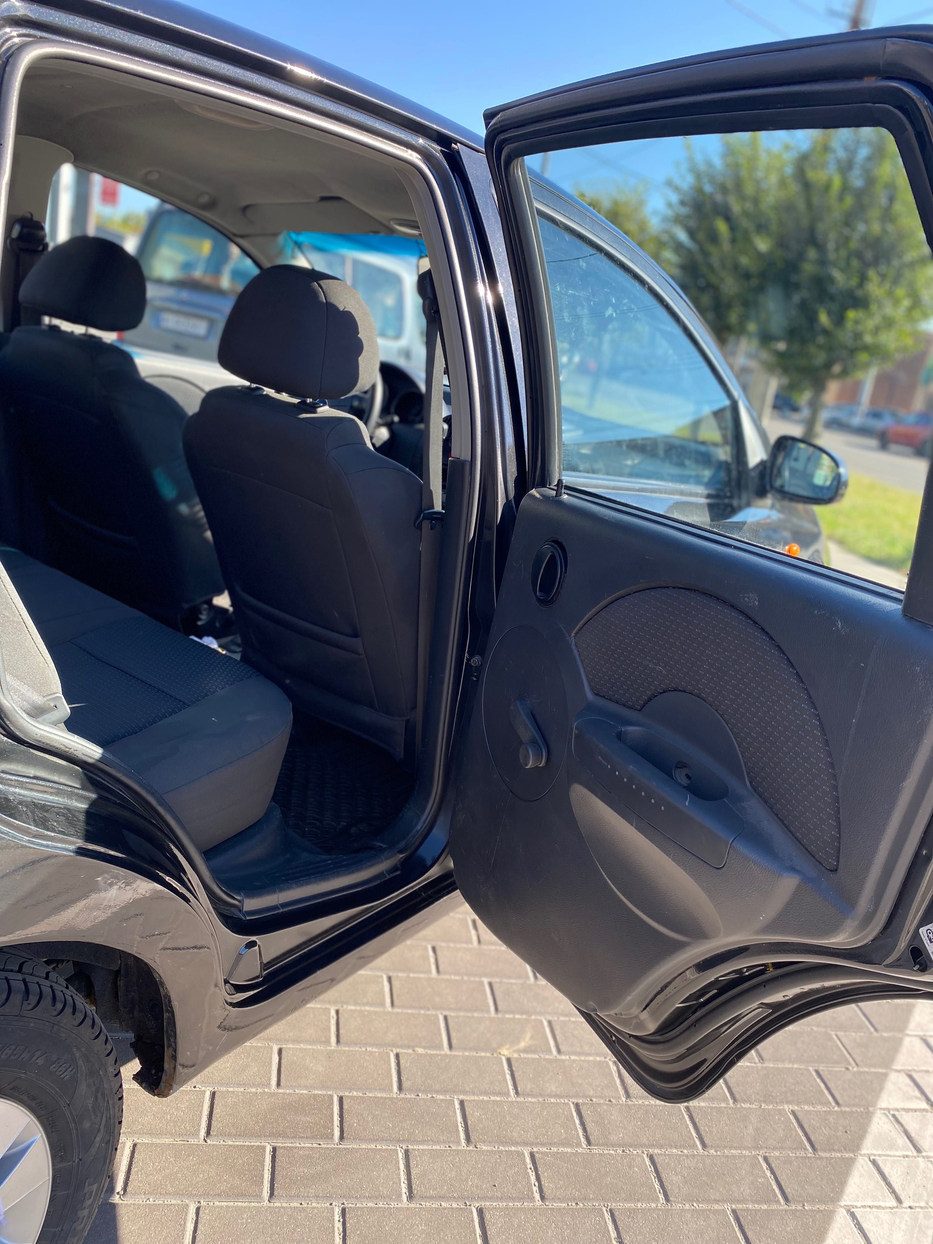 Продається автомобіль Chevrolet Aveo 1,5