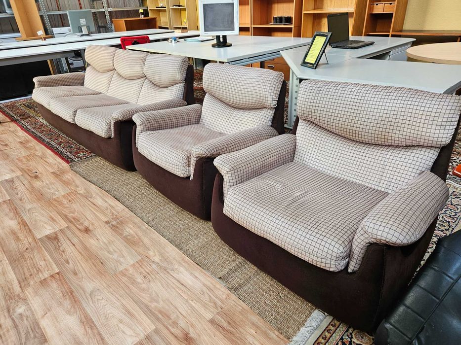 Sofás individuais vintage - Muito bom estado geral - Valor unitário