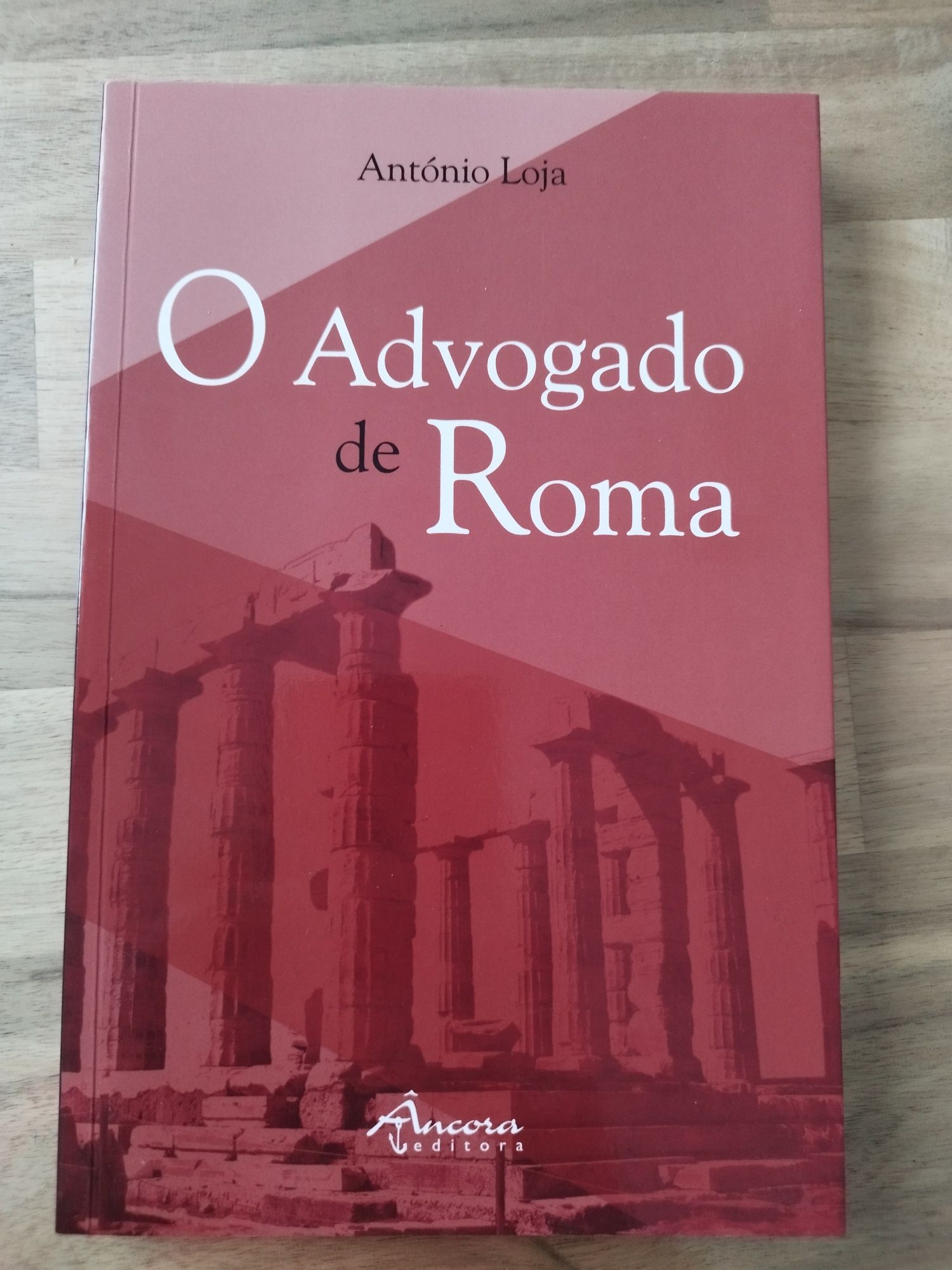 O Advogado de Roma - António Loja
António LojaAntónio Loja