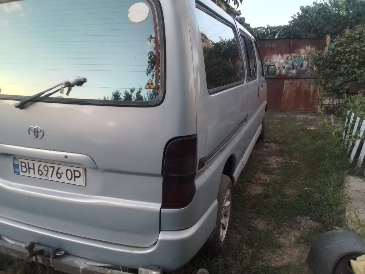 Продам в Хорошем состоянии Toyota Hiace 1997года 2.4Disel СРОЧНО