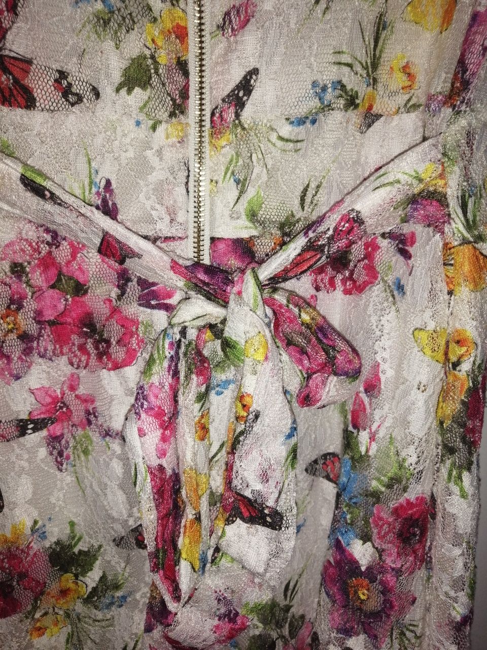 Koronkowa sukienka w motyle, rozmiar M