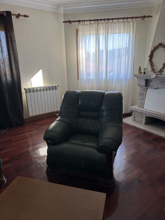3 Sofas em pele verde