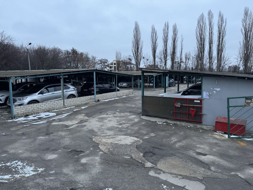 Продам паркоместо,место на крытой стоянке р-он Одесская