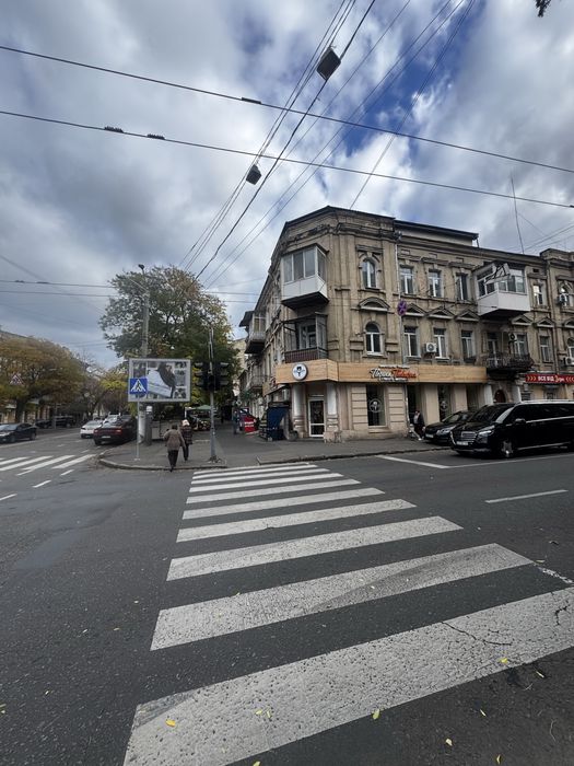 Продам два приміщення +діючий бізнес в центрі міста