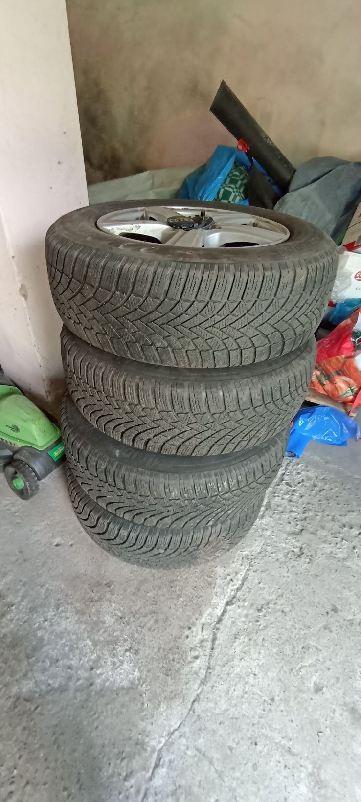 Felgi z oponami zimowymi 215/65 R16