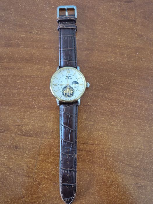 Годинник марки Guanqin