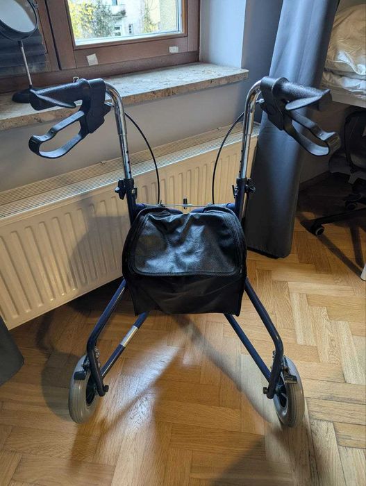 Chodzik rehabilitacyjny trójkołowy balkonik podpórka z torbą