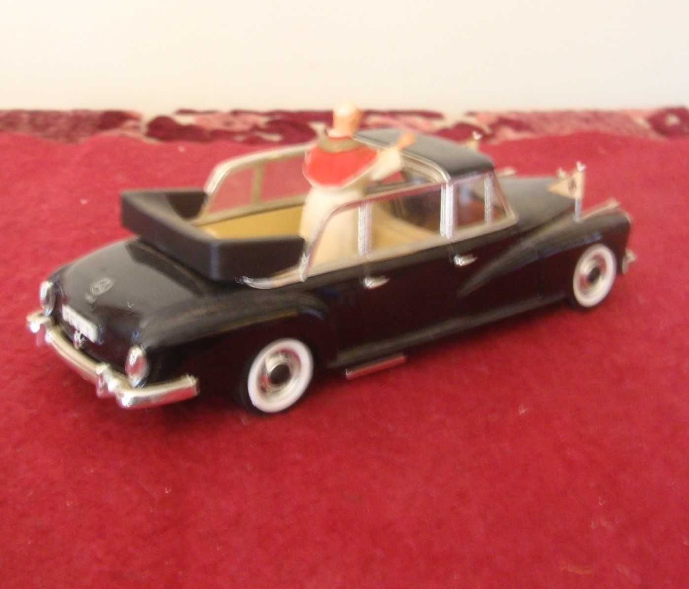 Carro Papal - Mercedes Benz D - ano 1960 Escala 1:43 - marca Rio