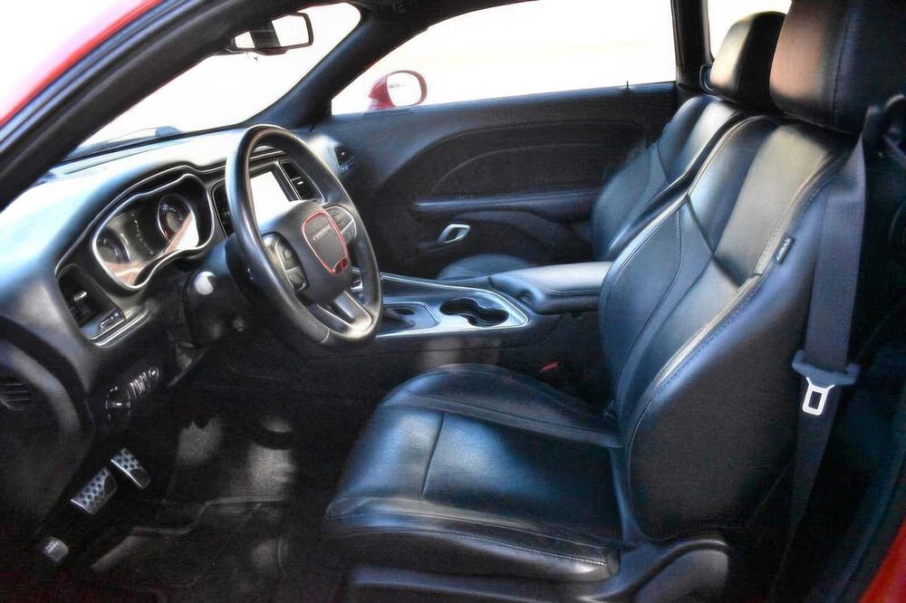 Dodge Challenger      2020