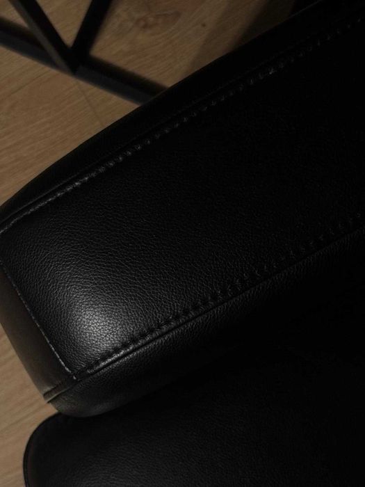 Kanapa skórzana czarna ze skóry naturalnej z zagłówkiem stan idealny