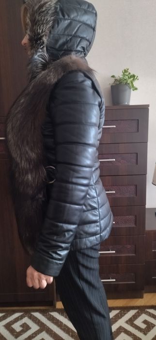 Шкіряна жіноча куртка з натуральним хутром