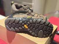 Tenis merrell,completamente novos com caixa , nunca usados, tamanho 38