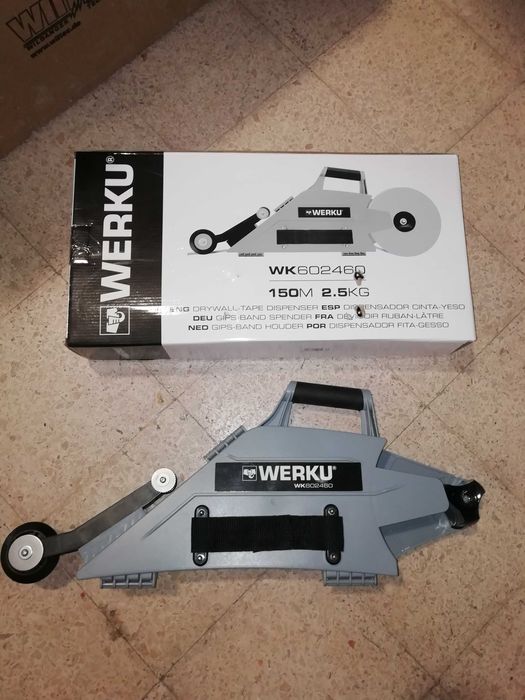 Aplicador de massa e banda de papel .