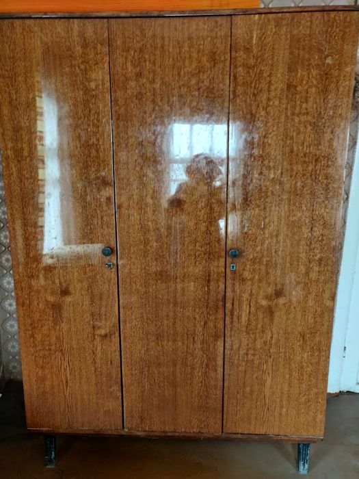 Продаю шкаф шифоньер