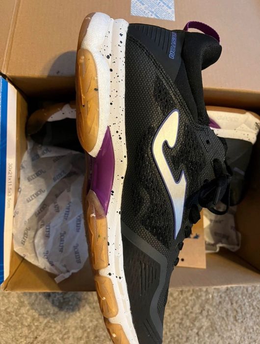 Ténis indolor tamanho 41 para desporto de raquete, novos