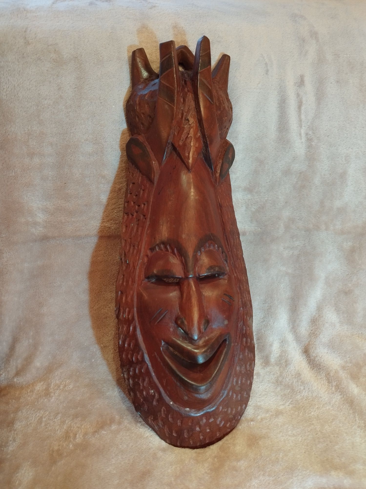 1.Maska rzeźba z drewna