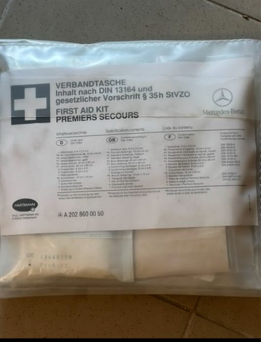 Oryginalna apteczka Mercedes-Benz SEC W126 – kolekcjonerska!