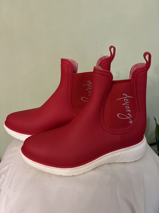 Гумові черевики жіночі