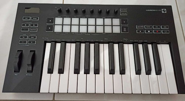 Novation LaunchKey 25