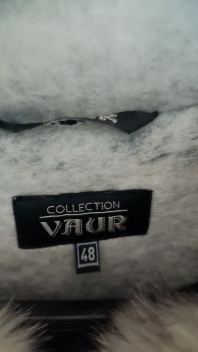 Пальто,зимове з хутром.