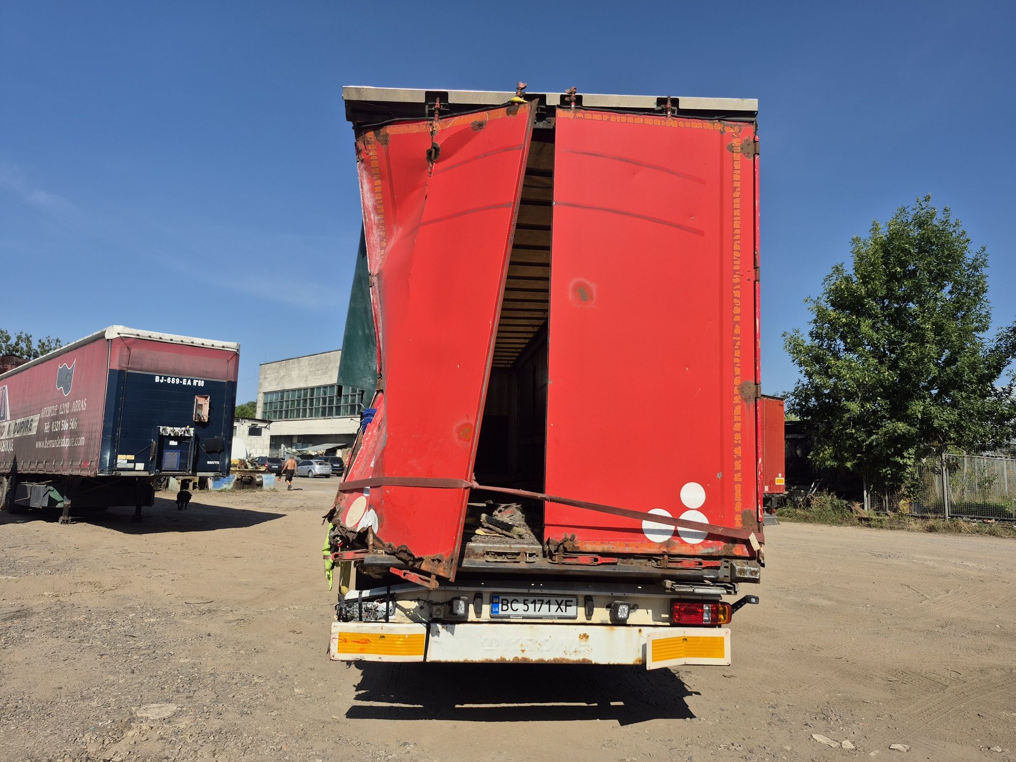 Напівпричіп KRONE SDP27 Осі BPW ECO PLUS