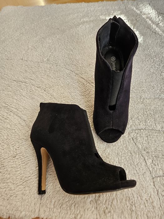 Szpilki botki CCC 35 zamszowe czarne