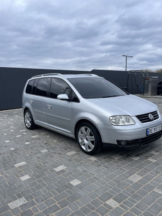 Volkswagen touran