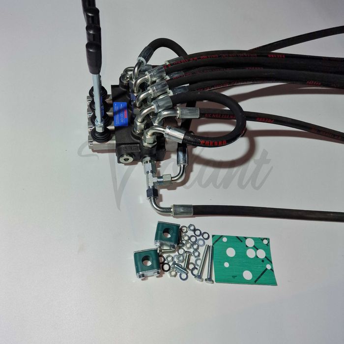 Rozdzielacz 4 Sekcyjny C-330 Zewnętrzny Hydrauliczny Do Wywrotu