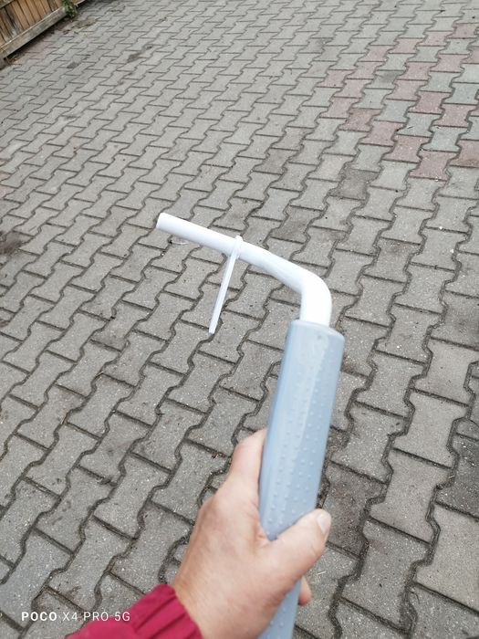 Podłokietnik od nakładki na sedes