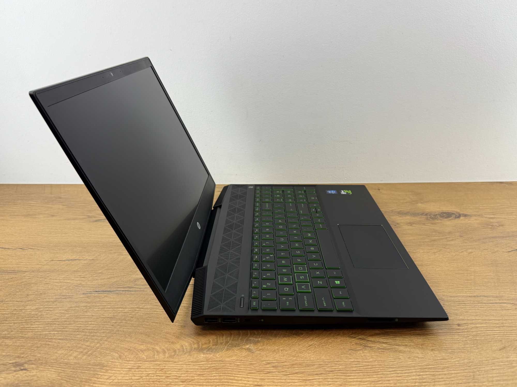 1350 HP GAMING i5-8300H. 8x 4.00GHz. 1240GB SSD M2, GTX 1050. 12GB RAM