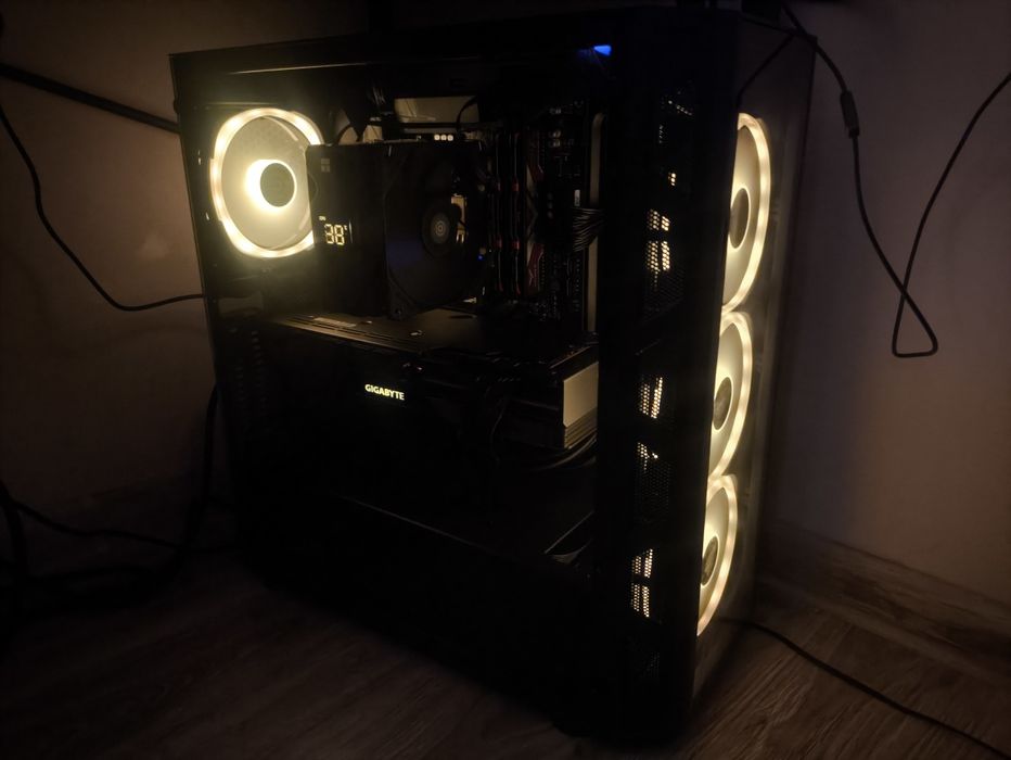 Komputer RX 7800xt Ryzen 5 5600 , 32gbRam 1.5t nvme