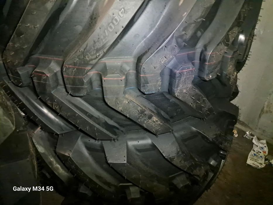 Opona 400/70-20 16.0/70-20 Michelin Power CL