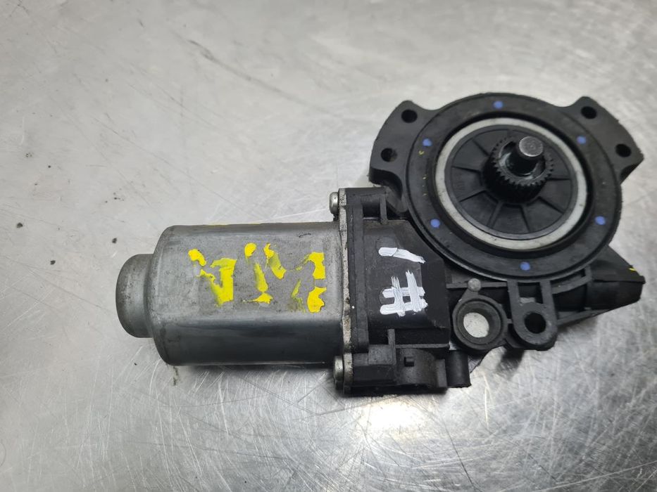 Motor vidro frente esquerdo KIA Ceed (ED)