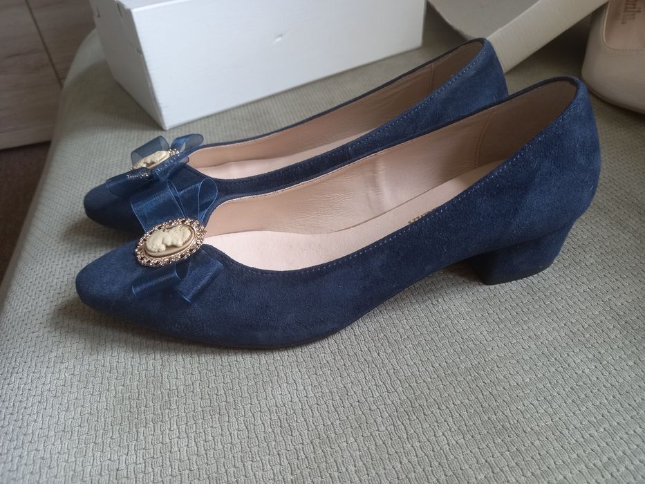 Zamszowe nowe baleriny czółenka niski obcas 37 Paolo Parma