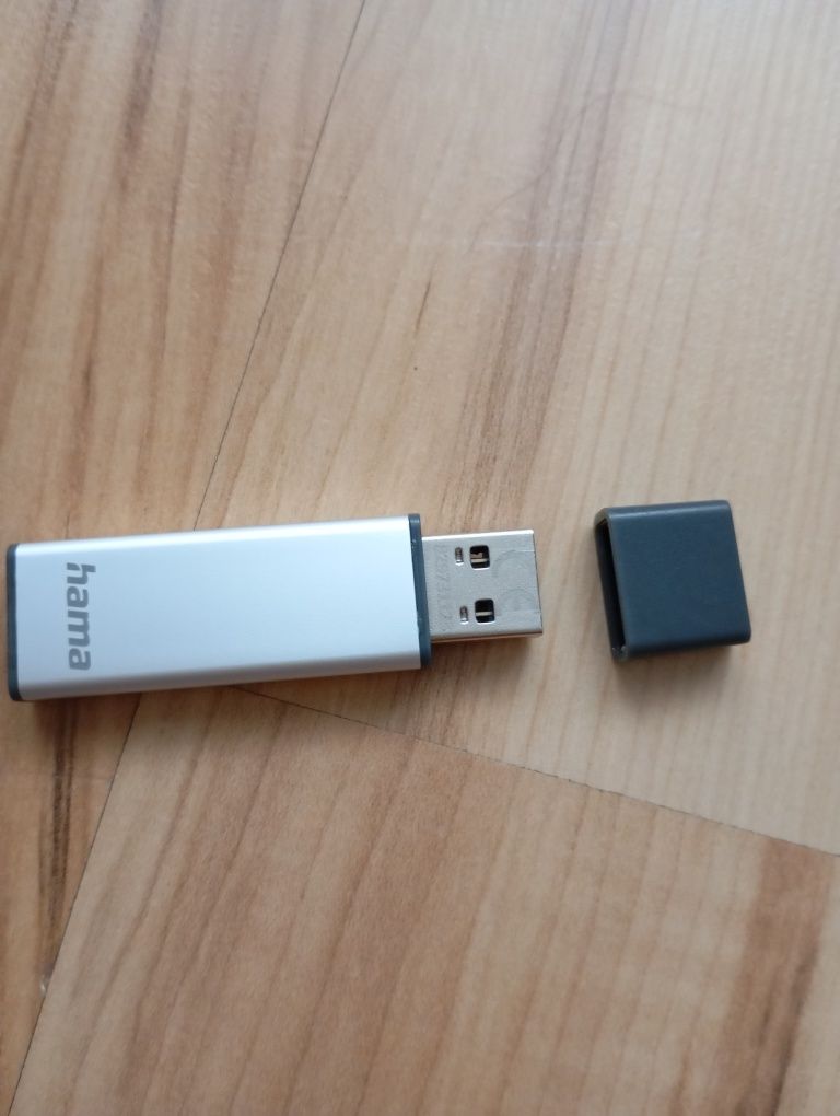 Pendrive USB 3.0 Hama Laeta,16 GB otwierany.