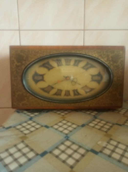 Продам часы Янтарь