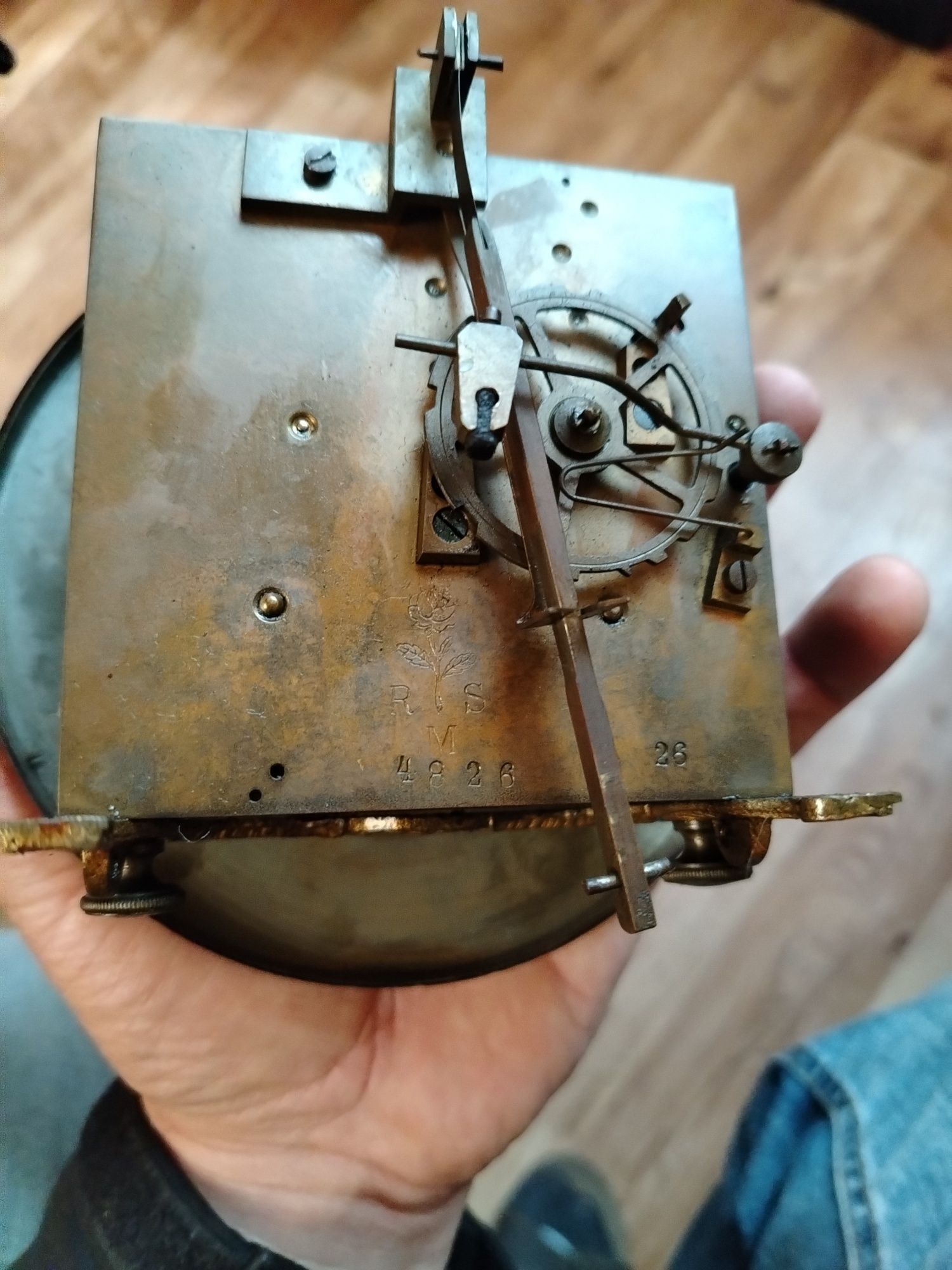 Mechanizm sygnowany RMS pełna płyta niski numer 4826