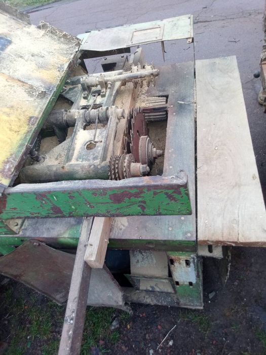 Продам , багатопил, фуганок , прес пінікей