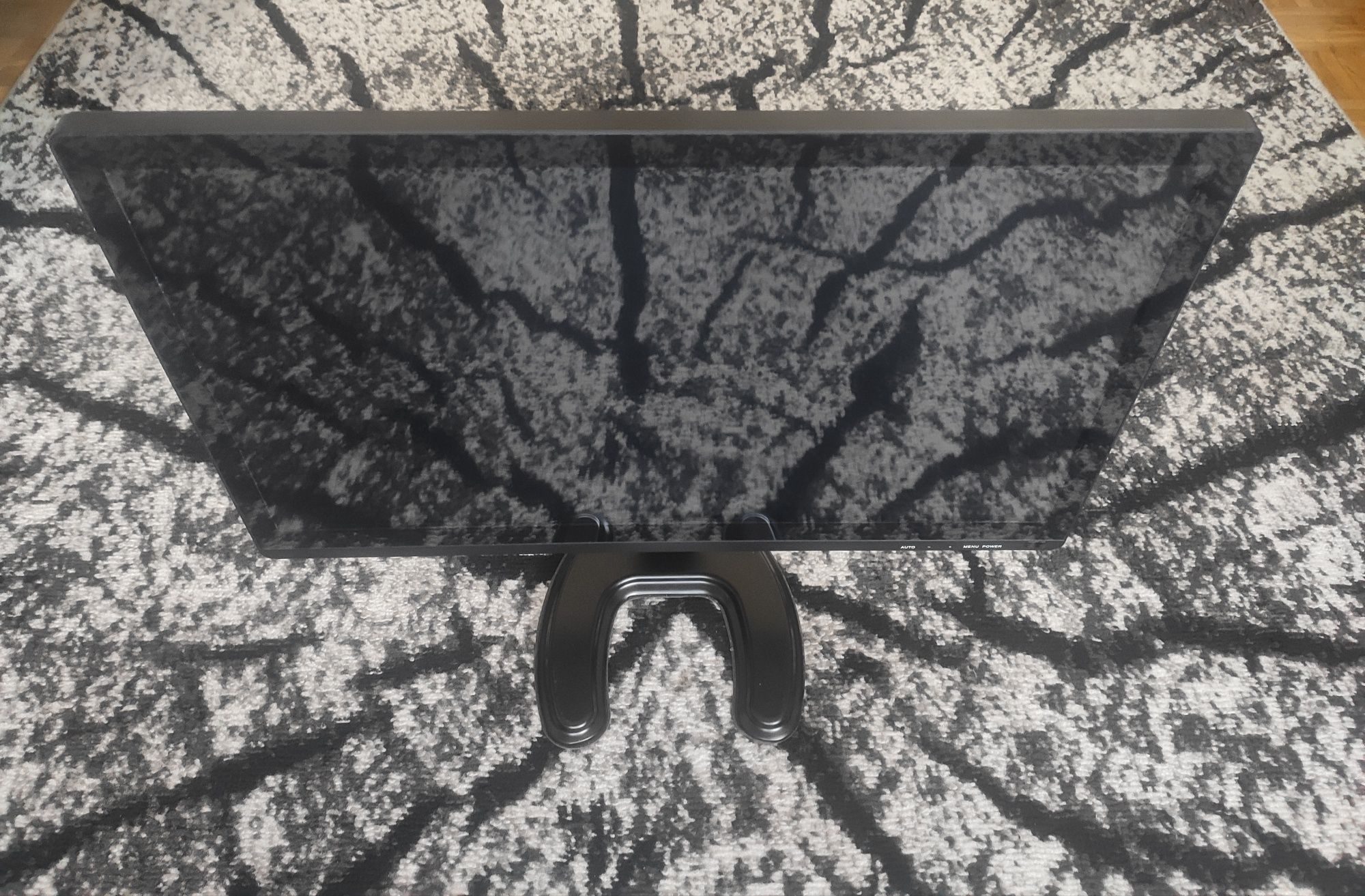 Monitor Tv z głośnikami  dotykowy