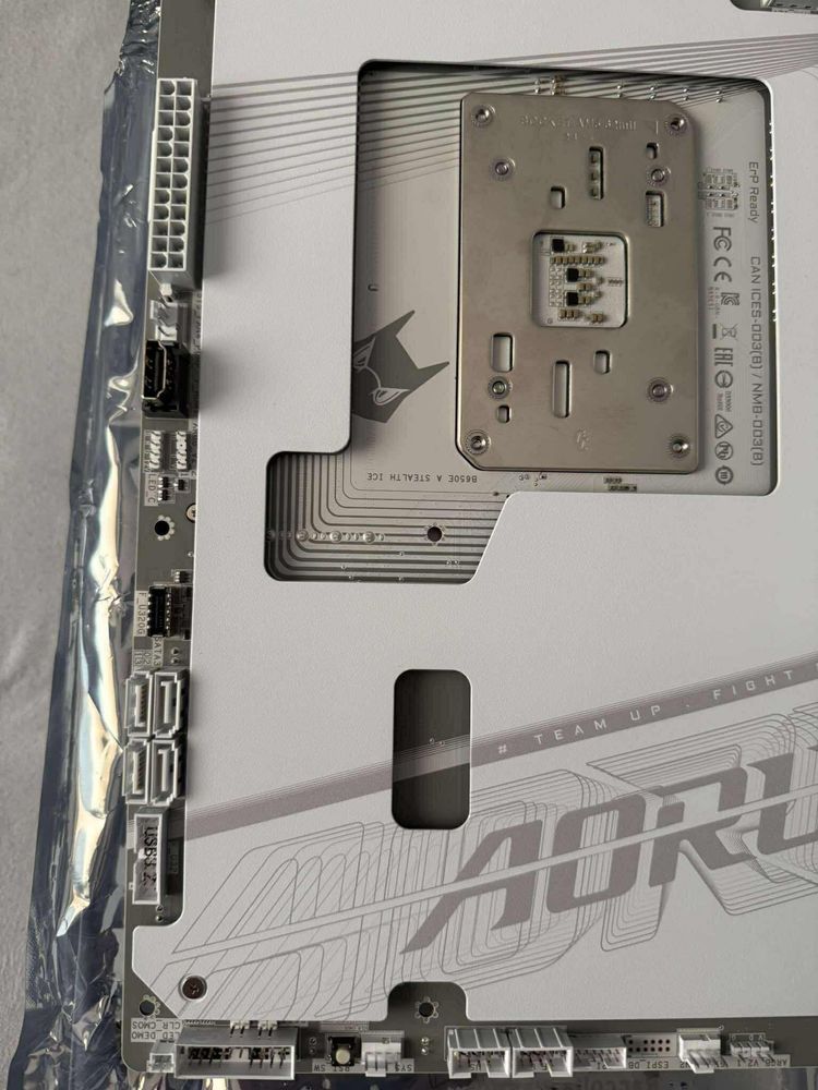 B650E Aorus Stealth Ice