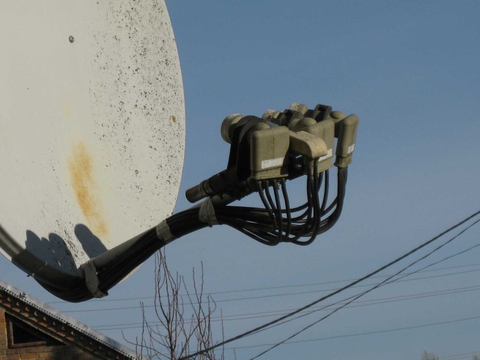 Спутнікові антени і тюнери