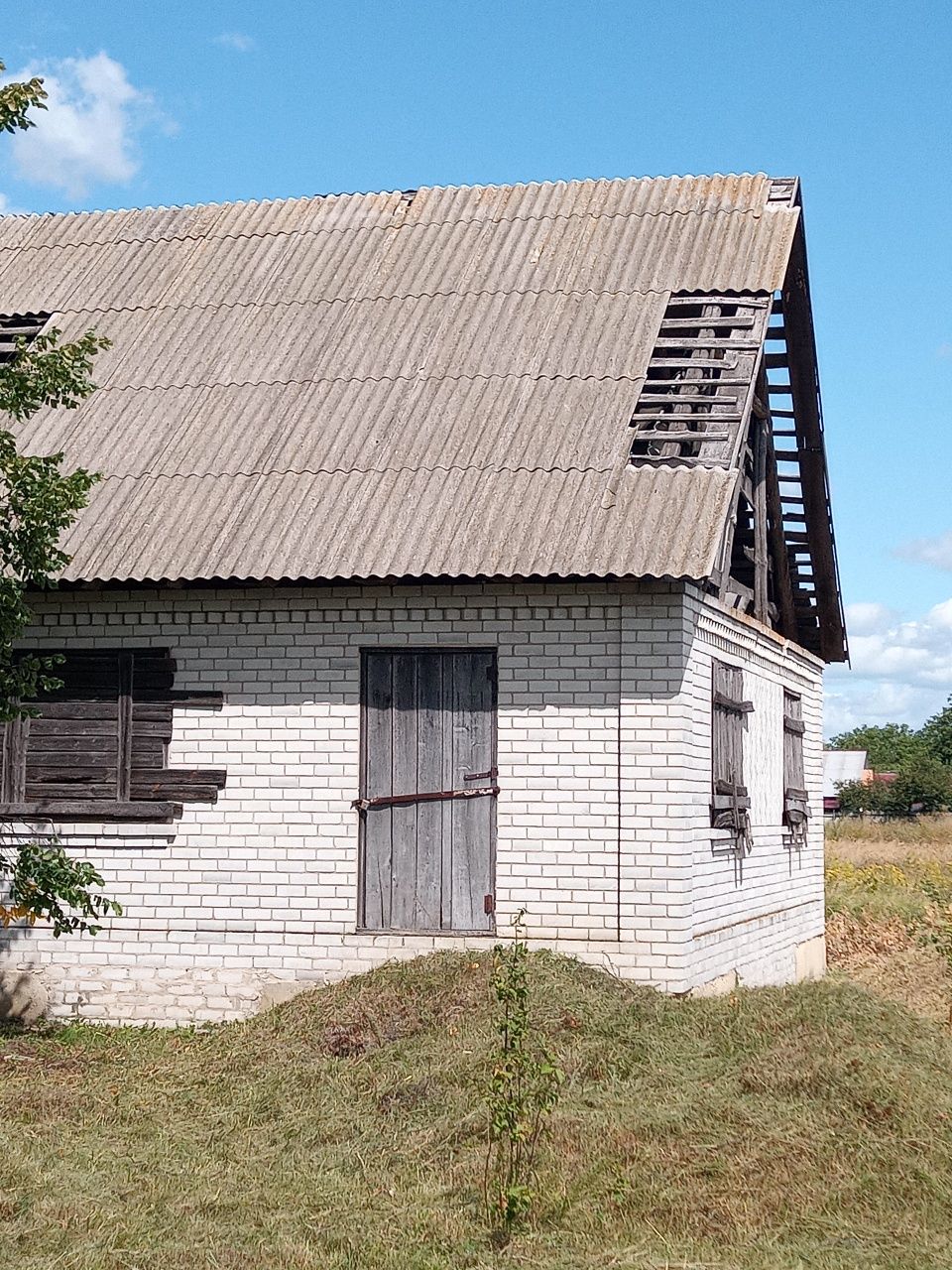 Продам приватизовану Земельну ділянку  з будинком тихе і красиве міс