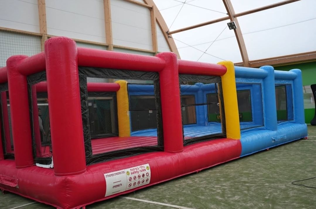 Boisko, trampolina dmuchaniec