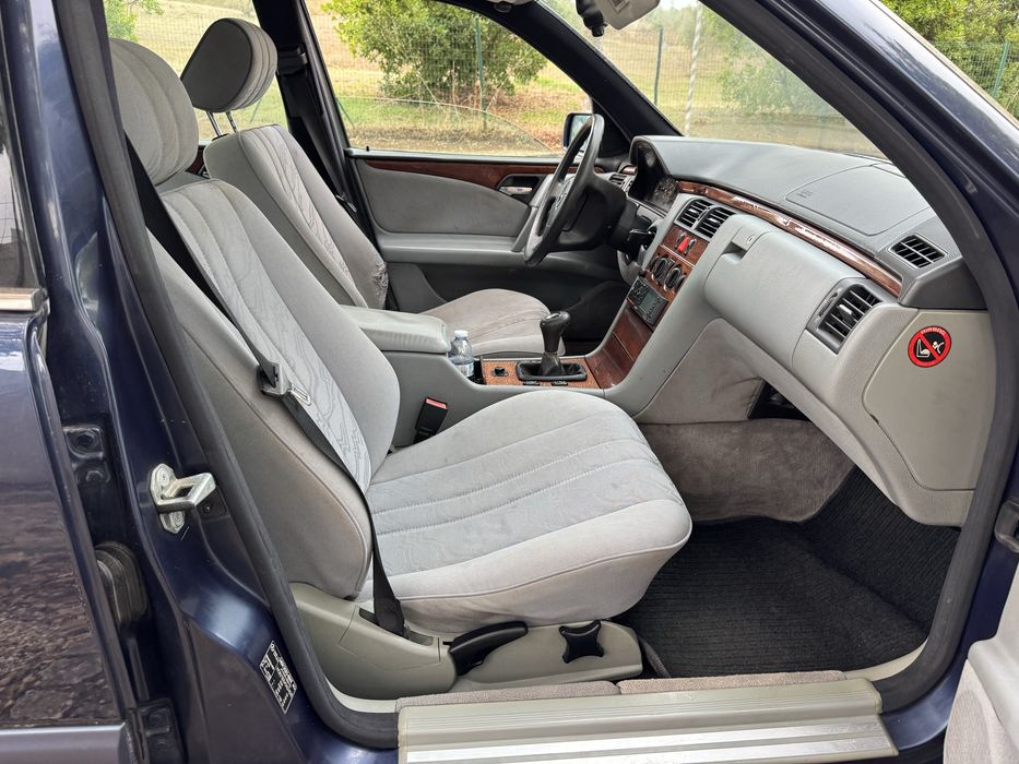 Mercedes E 220 (diesel)