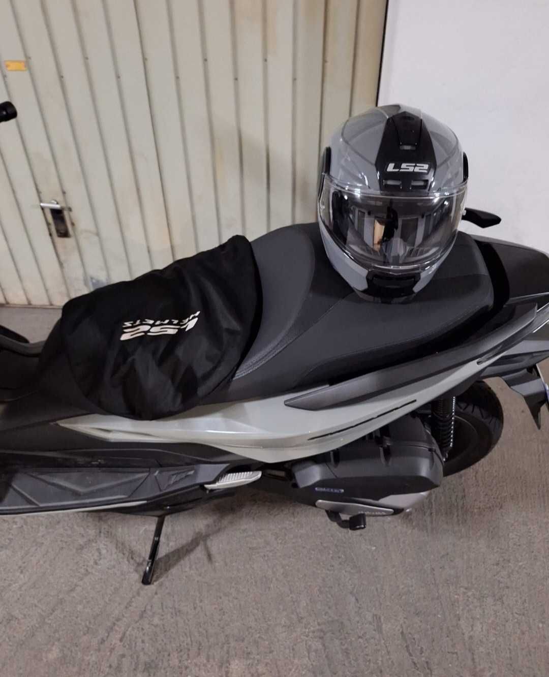 Mota honda forza 125 ano 2021 com 250 km. Valor 4500 euros negociáveis