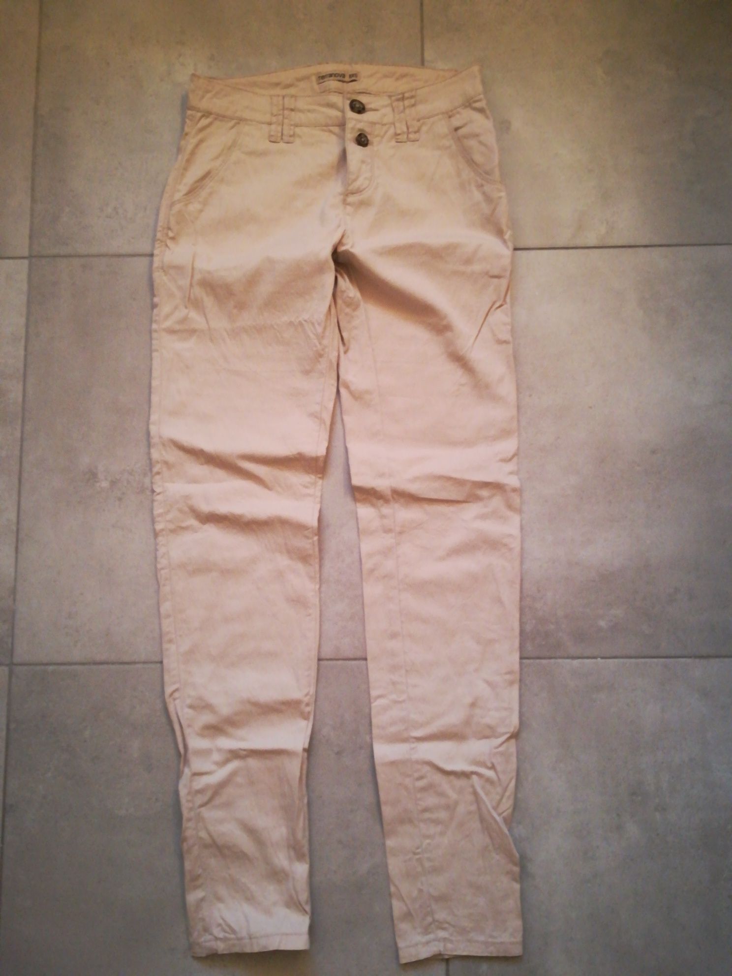 Nowe Beżowe spodnie materiałowe z brązowymi guzikami Terranova xxs