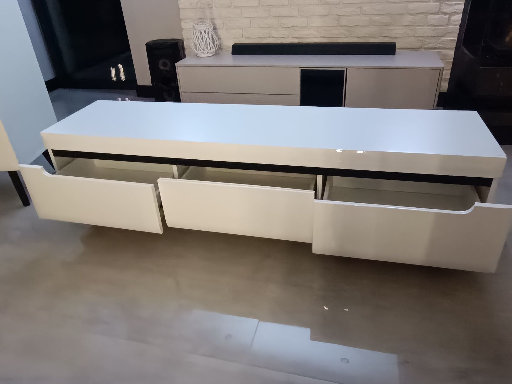 Witryna i szafka RTV