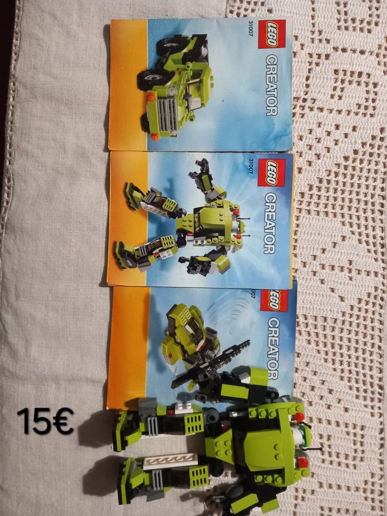 Vários cojuntos de Lego