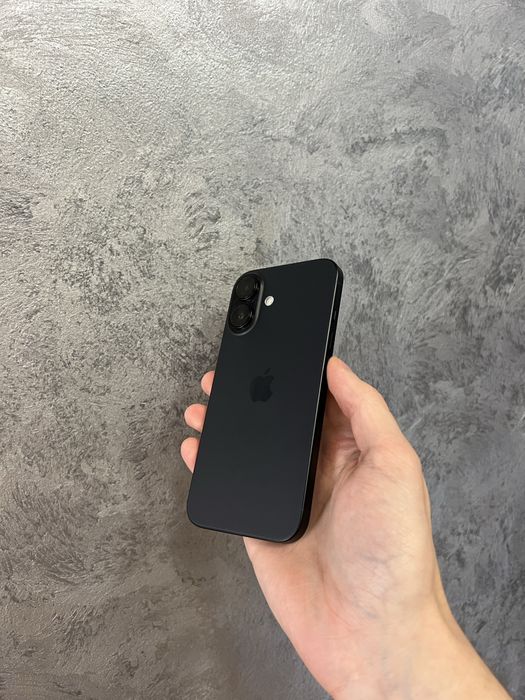 Б/у Iphone 16 256 Black Titanium ідеальний стан