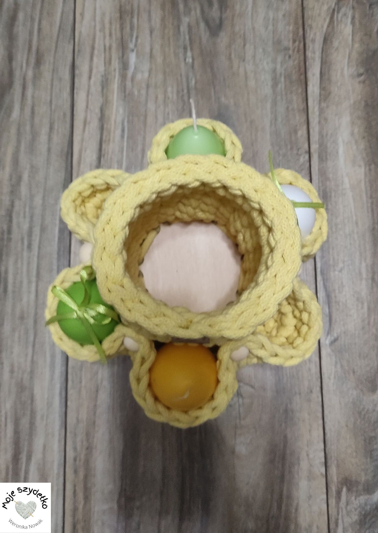 Wazon wielkanocny koszyczek na jajka cytrynowy